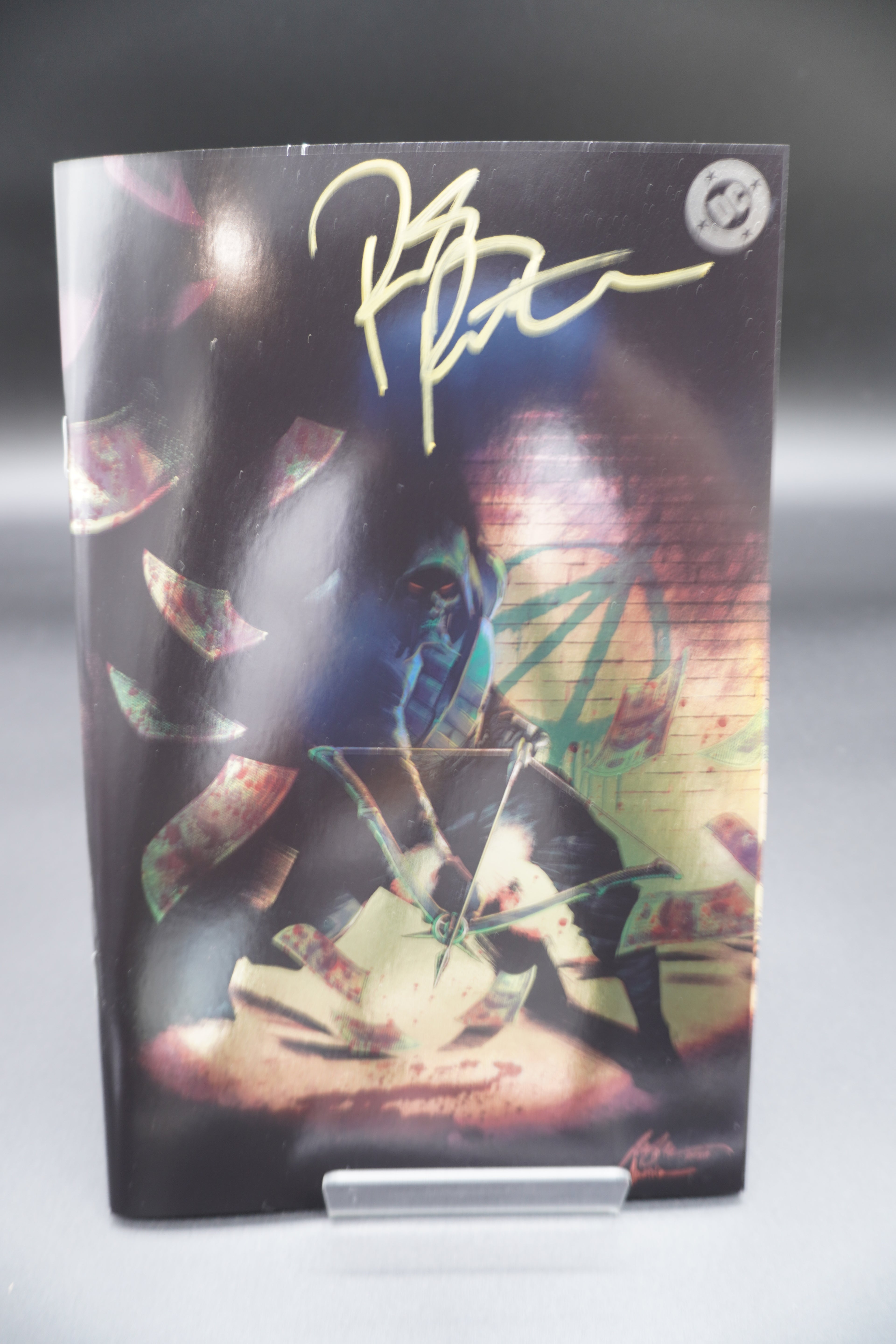 ABSOLUTE GREEN ARROW #1 FOIL VARIANT SIGNED BY PORNSAK PICHETSHOTE