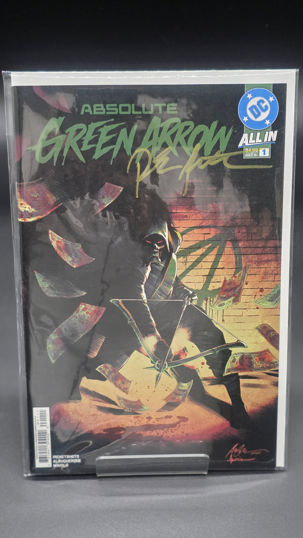 ABSOLUTE GREEN ARROW #1 SIGNED BY PORNSAK PICHETSHOTE (GOLD SIG)