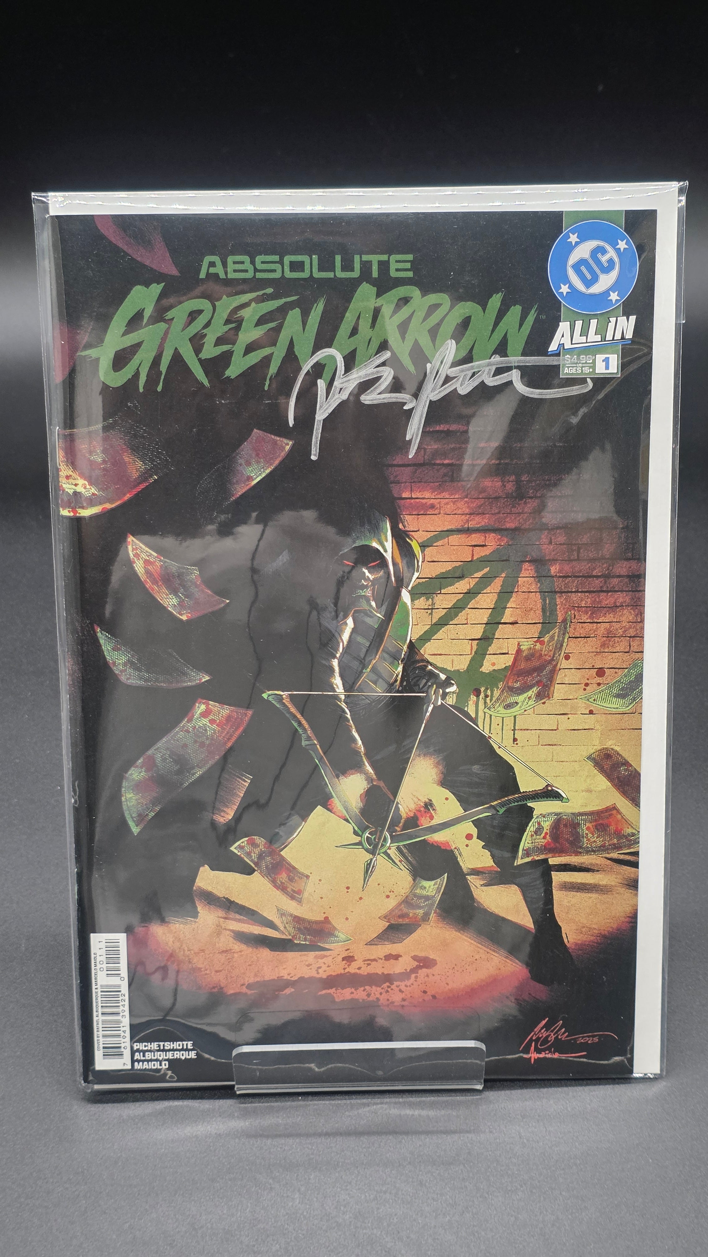 ABSOLUTE GREEN ARROW #1 SIGNED BY PORNSAK PICHETSHOTE (SILVER SIG)