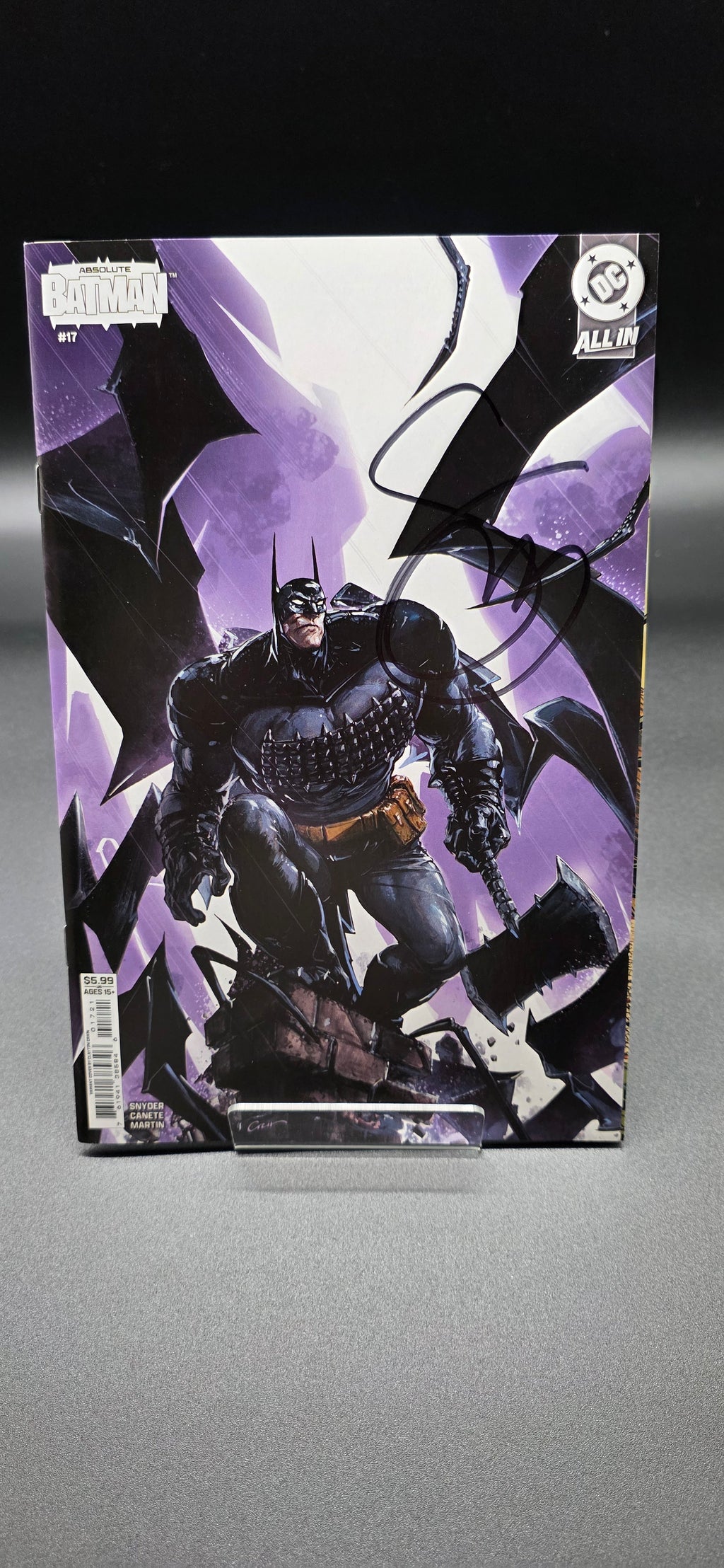 ABSOLUTE BATMAN SIGNED BY SCOTT SYNDER W COA #17